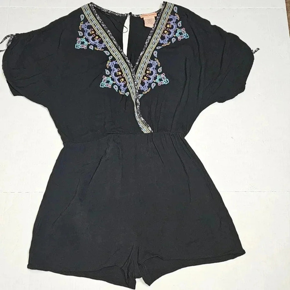 Flying Tomato Boho Embroidered Rayon Romper Sz Medium‎ - Picture 1 of 9